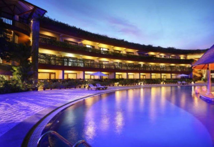 UDAY SUITES - THE GARDEN HOTEL